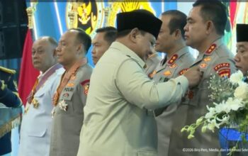 Presiden Prabowo Anugerahkan Satyalancana Wira Karya kepada Kapolda Sumut