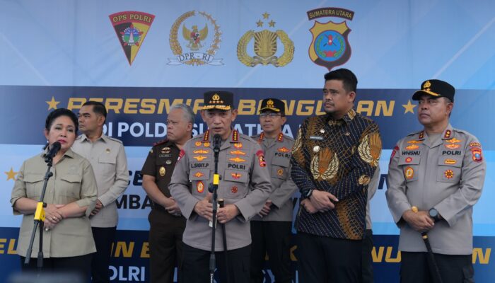 Polri Lepas 22 Kontainer Bantuan Kemanusiaan untuk Korban Bencana di Sumatera   