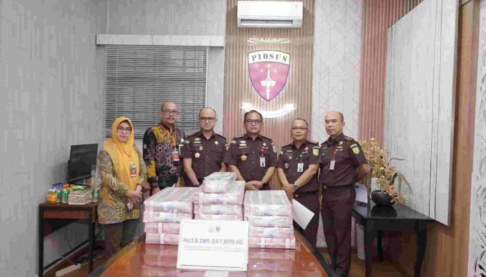 Kejati Sumut Terima Pengembalian Kerugian Negara dari PT Hutama Karya (Persero) dalam Perkara Dugaan Tipikor Waterfront City Pangururan dan Kawasan Tele TA 2022