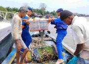 Aksi Humanis, Satpol Airud Polres Tanjung Balai Sigap Tolong Nelayan di Tengah Laut
