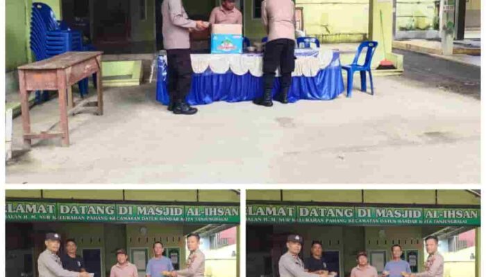 Polres Tanjungbalai Bagikan Takjil ke Tiga Masjid di Bulan Ramadhan