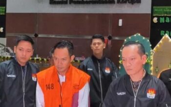 KPK Tahan Bupati Cilacap Syamsul Auliya Rachman Usai Terjaring OTT Dugaan Pemerasan