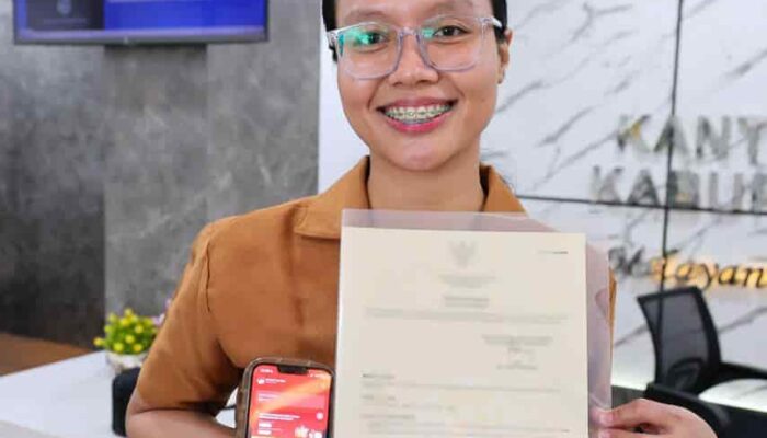 Ambil Sertipikat di Hari Libur, Warga Karawang Sebut Layanan PELATARAN ATR/BPN Pengalaman Terbaik