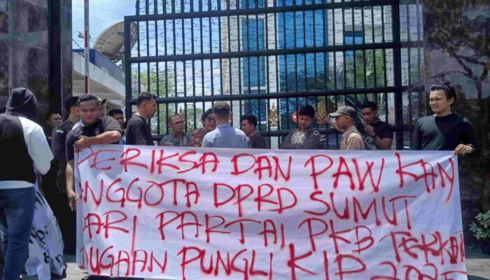 Diduga Ada Mafia KIP Kuliah, GMPET-SU Kepung Kejati Sumut dan Desak Usut Oknum DPRD