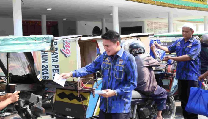 Beragam Kepedulian KOMBAT Sumut di Ramadan, hingga Berbagi 250 Bingkisan untuk Penarik Becak
