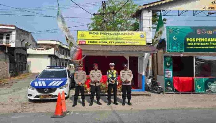 Polres Tanjung Balai Pastikan Arus Lalu Lintas di KM 7 Lancar dan Aman bagi Pemudik