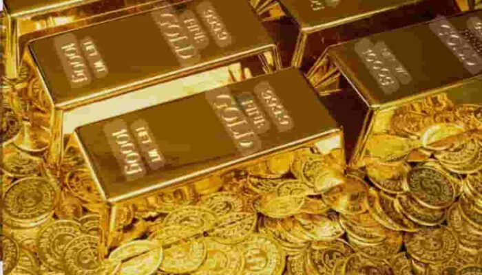 Harga Emas Dunia Tertekan, Emas Antam Justru Melonjak