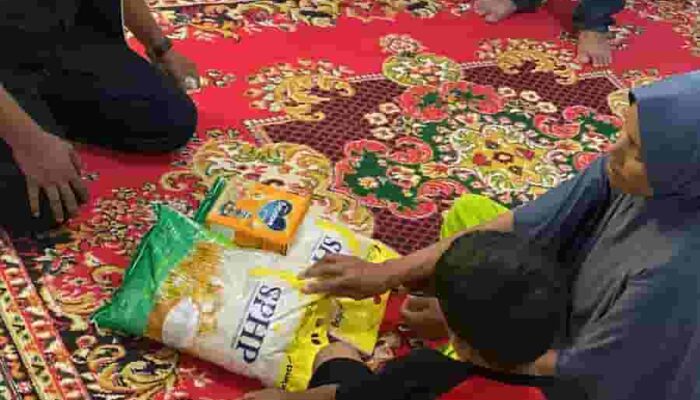 Jurnalis Kota Medan Gelar Sedekah Jumat, Kunjungi Sifa Bocah Viral dan Warga Sekitar