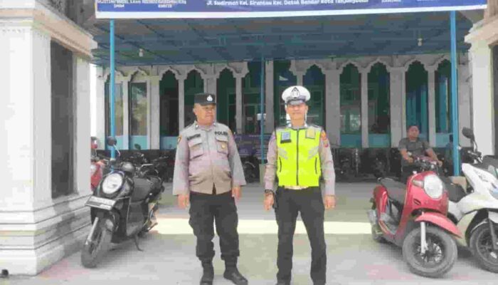 Polres Tanjung Balai Amankan Ibadah Salat Jumat, Pastikan Jemaah Nyaman dan Aman