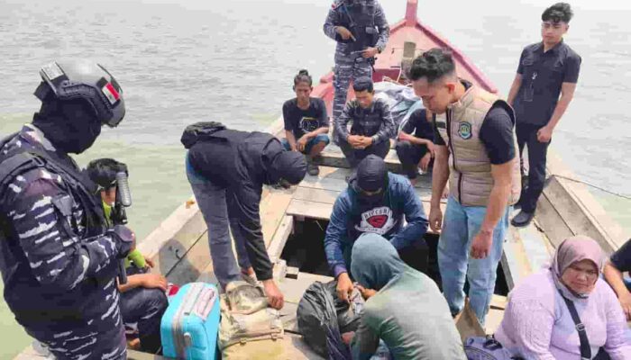 Operasi Gabungan TNI AL dan Imigrasi Gagalkan Penyelundupan PMI Non Prosedural di Perairan Asahan