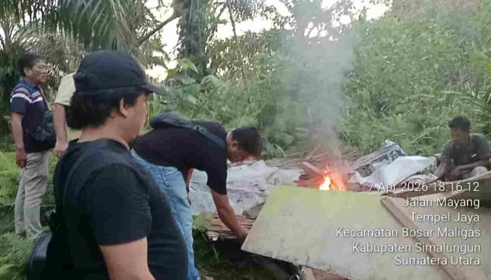 Polsek Bosar Maligas Gerebek dan Bakar Gubuk Diduga Lapak Narkoba di Nagori Boluk