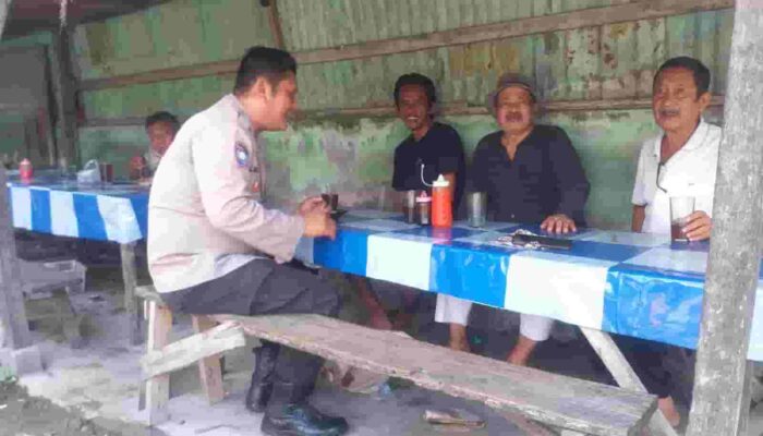 Bhabinkamtibmas Tanjung Balai Utara Ajak Masyarakat Perangi Narkoba dan Premanisme