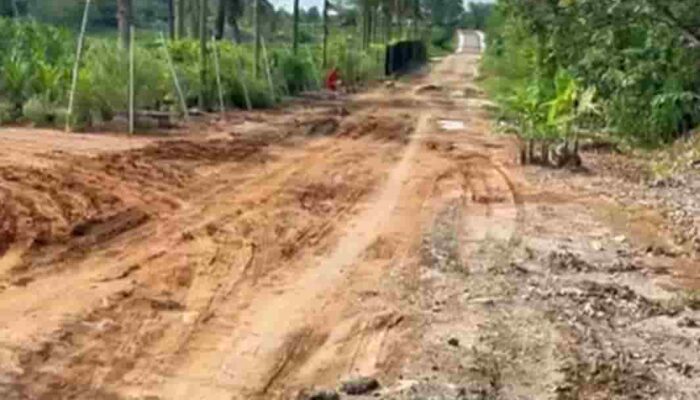 Viral! Galian C Ilegal di Medan Sinembah Rusak Jalan dan Picu Kemarahan Publik