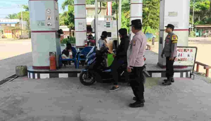 Pastikan Distribusi BBM Lancar, Personel Polres Tanjung Balai Jaga Ketat SPBU Alteri