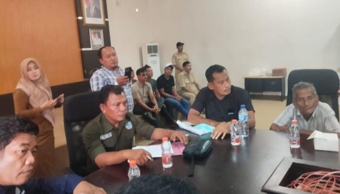 Arogan! Saat RDP Kades Gunung Rante Tidak Akui Joan Silalahi Warganya “Itu Bukan Warga Saya”