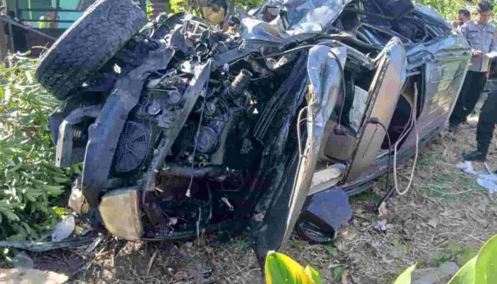 Braak..! Mobil Pajero Sport Remuk Ditabrak Kereta Api di Simpang Takari Tebing Tinggi, Satu Orang Tewas