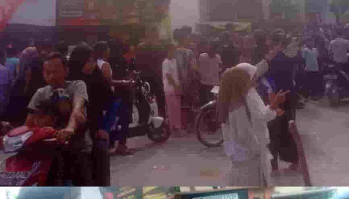 Antusias Masyarakat Saksikan Ritual Pemotongan Hewan Kurban Iduladha 1447 H di Masjid Al Istiqomah Mabar Hilir