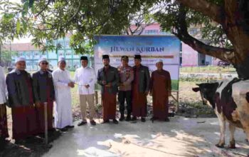 Menteri Nusron Salurkan Hewan Kurban ke Ponpes Attaqwa, Pererat Kepedulian Sosial di Momentum Iduladha 1447 H