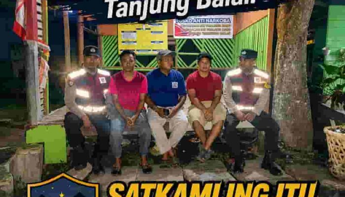Ciptakan Rasa Aman, Polsek Sei Tualang Raso Aktifkan Ronda Malam Bersama Warga