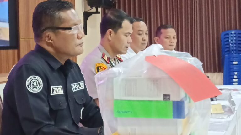 Ketagihan Judi Online, Komplotan Pencuri Motor dan Pembobol Konter HP di Probolinggo Dibekuk Polisi
