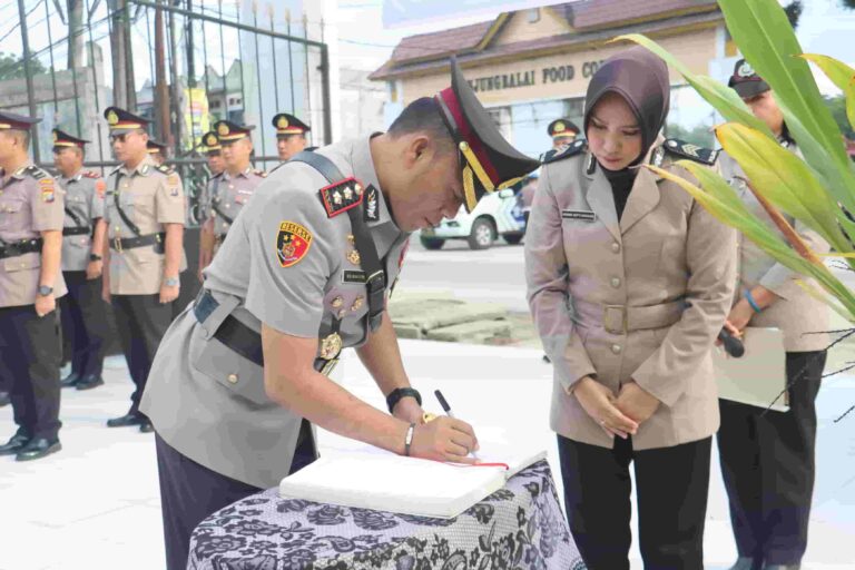 Sambut Hari Bhayangkara Ke-80, Polres Tanjungbalai Gelar Ziarah dan Tabur Bunga di TMP