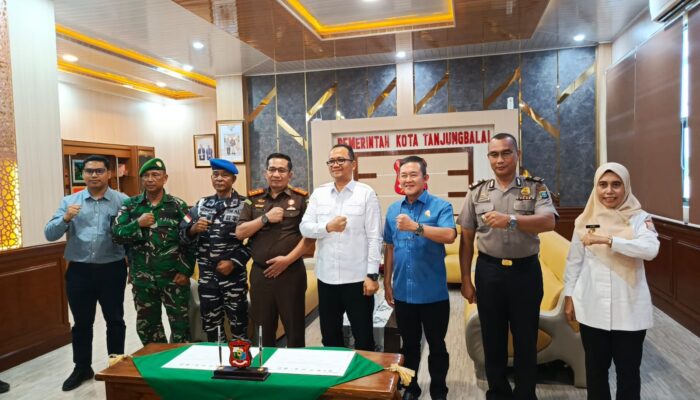 Ketua DPRD H. Tengku Eswin Hadiri Penandatanganan Komitmen SPMB Ramah 2026/2027: Wujudkan Pendidikan Bersih & Berintegritas