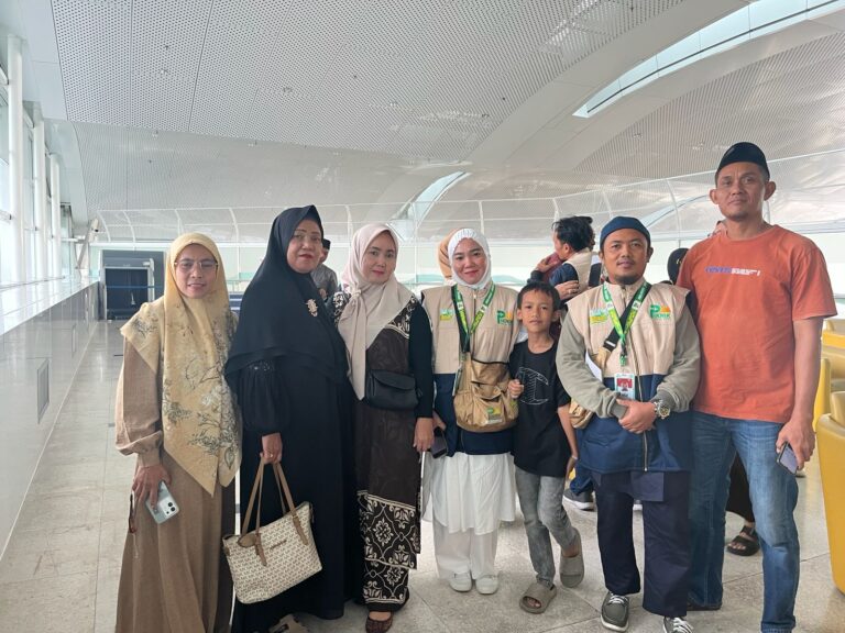 Pelindo Regional 1 Berangkatkan Pasangan Suami Istri Pemenang Umroh Ramadhan Fest 2026