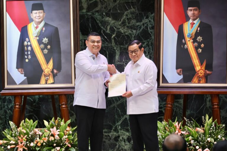 Wamen ATR/BPN Serahkan 499 Sertipikat Aset Pemprov DKI Jakarta Senilai Rp22,25 Triliun