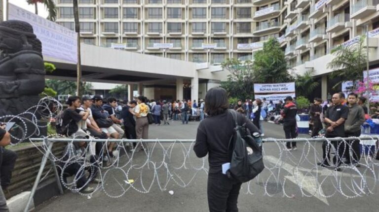 Simpatisan Tolak Eksekusi Hotel Sultan, Aparat Siaga di Kawasan GBK