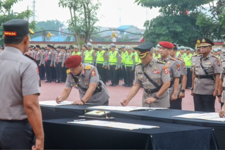 Kapolda Sumut Pimpin Sertijab 24 PJU dan Kapolres, Tegaskan Integritas Kunci Tingkatkan Kepercayaan Publik