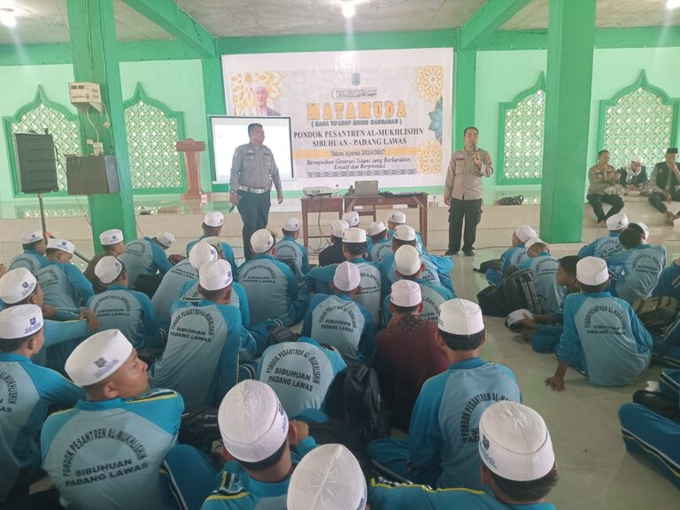 Police Go To School di Ponpes Al Mukhlisin, Polres Palas Tanamkan Kesadaran Hukum dan Karakter Santri