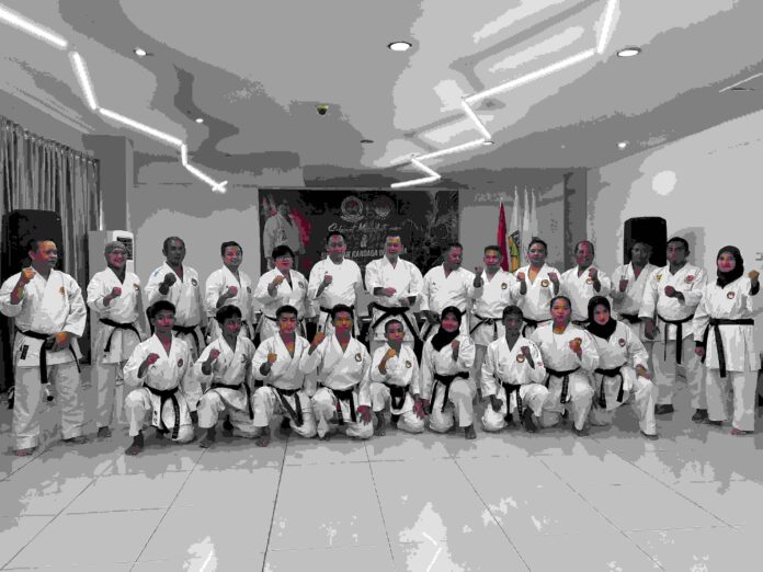 Dapat DAN Kehormatan Shokaido, Ketua KONI Medan Aswindy Fachrizal Siap Besarkan Karate hingga ke Setiap Kecamatan