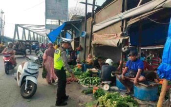 Cegah Pasar Jadi Biang Macet, Sat Lantas Polres Tanjungbalai Tegur Humanis Pedagang di Jalan Suprapto