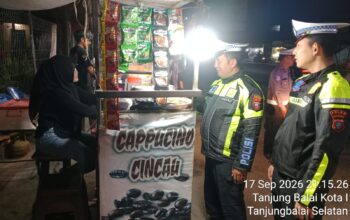 Jaga Keamanan Pedagang Malam, Satlantas Tanjungbalai Gelar Patroli Polantas Menyapa