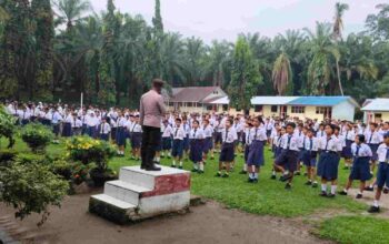 Polisi Edukasi Siswa SMP di Simalungun soal Lalu Lintas dan Bahaya Narkoba