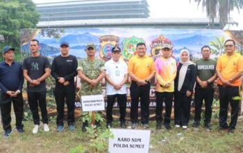 Cegah Risiko Banjir, Polda Sumut Tanam Pohon di Bantaran Sungai Panglima Denai